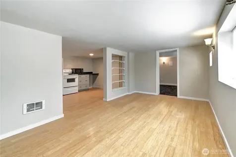 7043 17 Avenue NW Seattle WA 98117