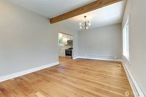 7043 17 Avenue NW Seattle WA 98117