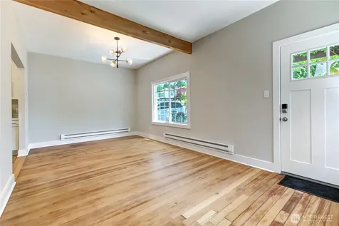 7043 17 Avenue NW Seattle WA 98117