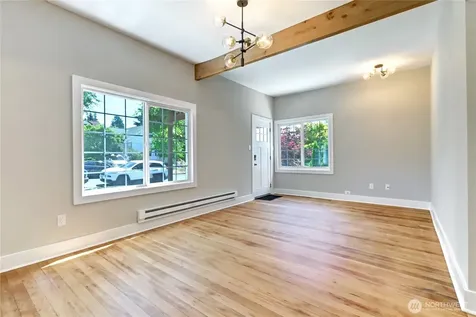 7043 17 Avenue NW Seattle WA 98117