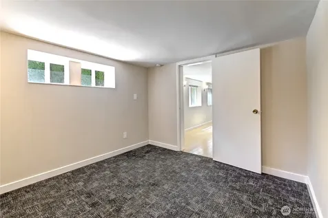 7043 17 Avenue NW Seattle WA 98117