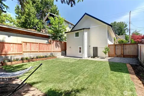 7043 17 Avenue NW Seattle WA 98117