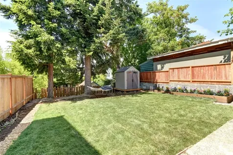7043 17 Avenue NW Seattle WA 98117