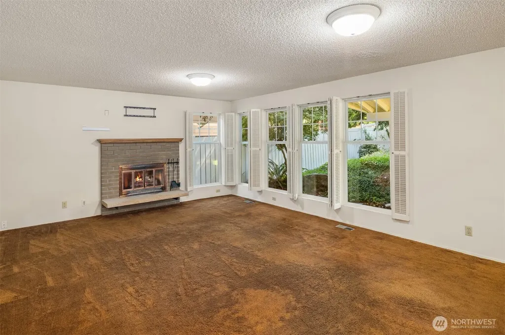 18855 SE 42nd Street Issaquah WA 98027