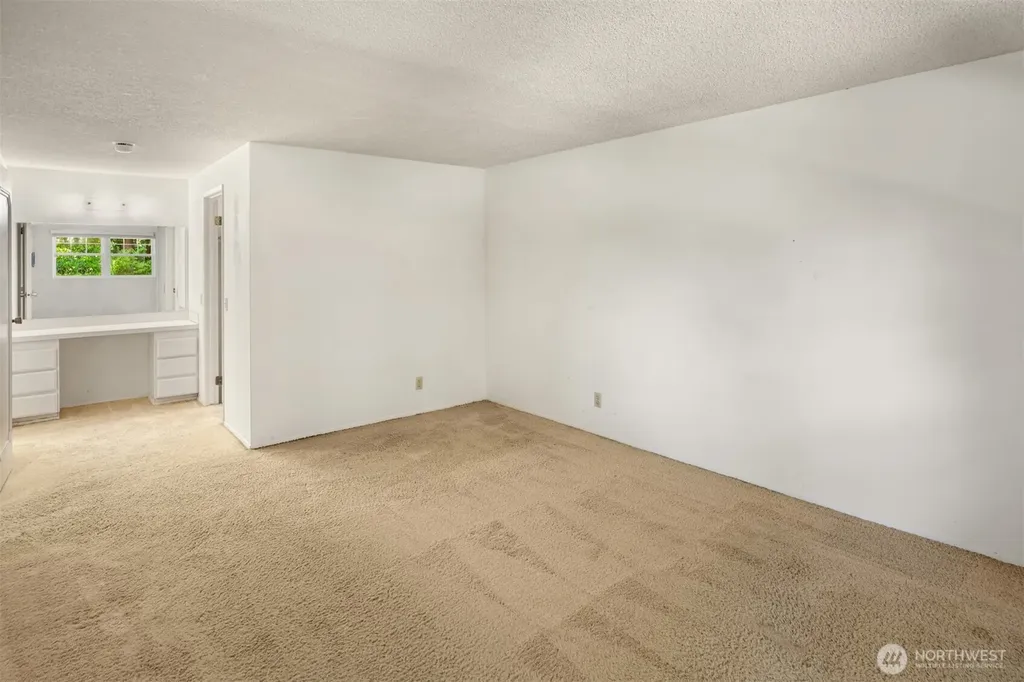 18855 SE 42nd Street Issaquah WA 98027