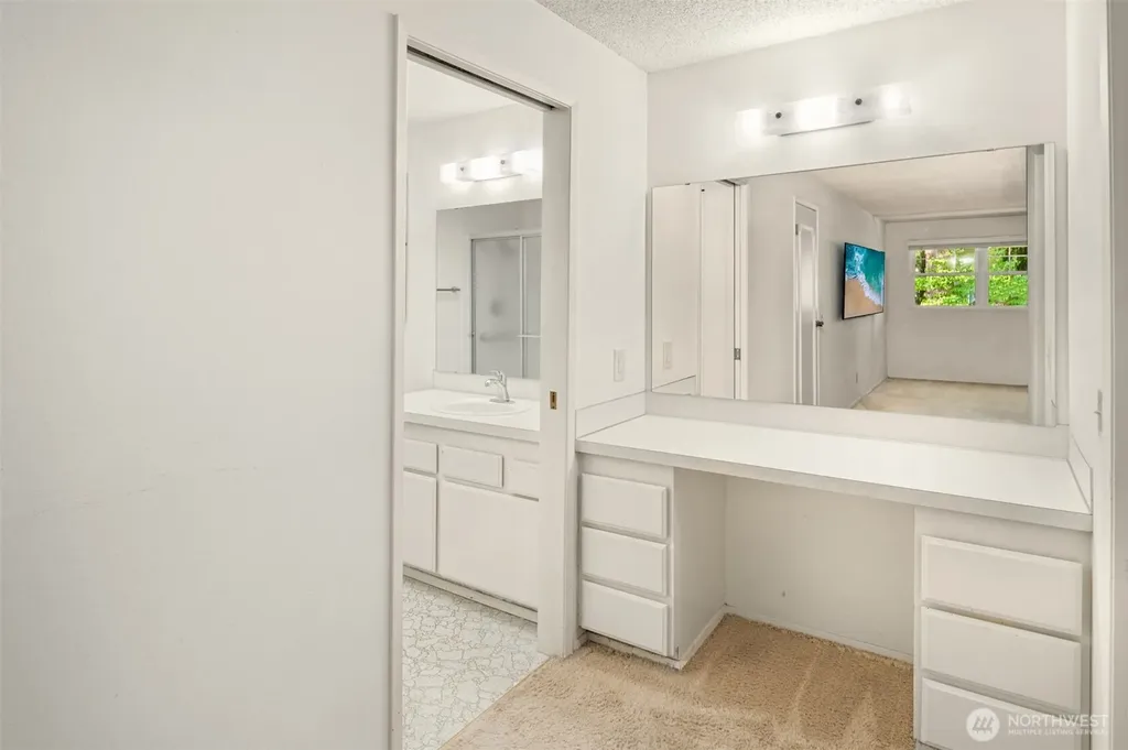 18855 SE 42nd Street Issaquah WA 98027