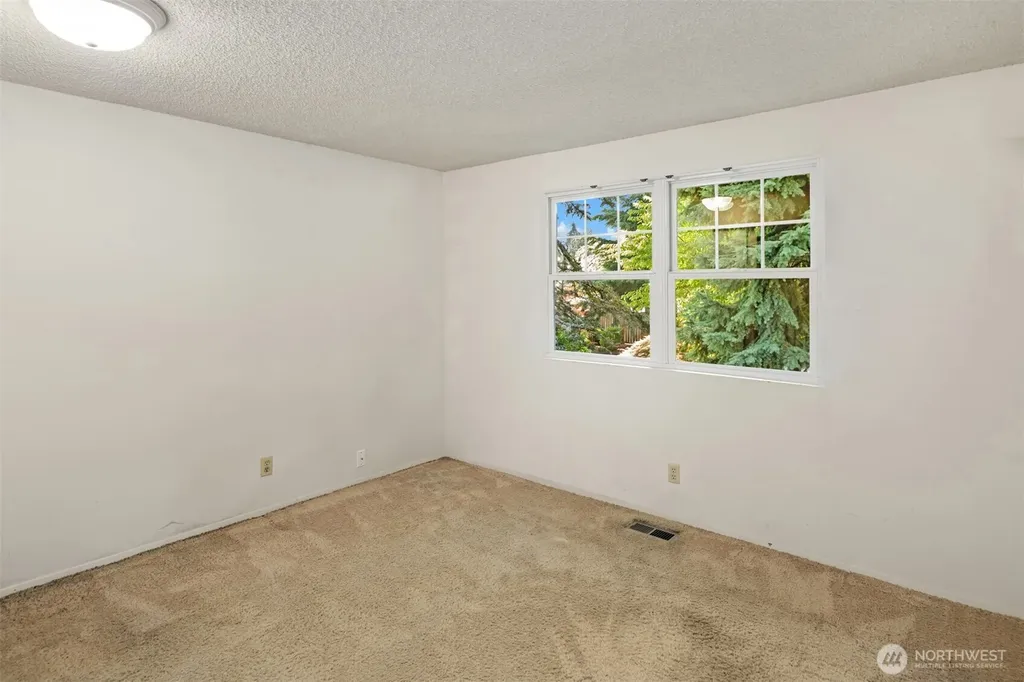 18855 SE 42nd Street Issaquah WA 98027