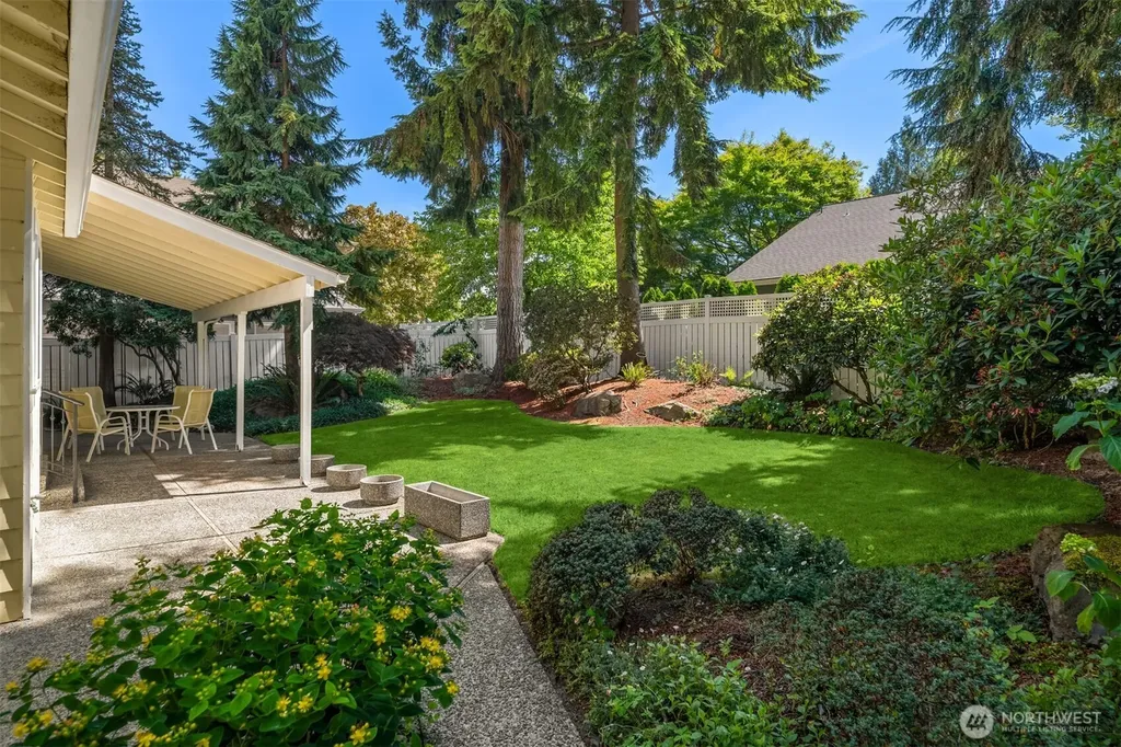 18855 SE 42nd Street Issaquah WA 98027