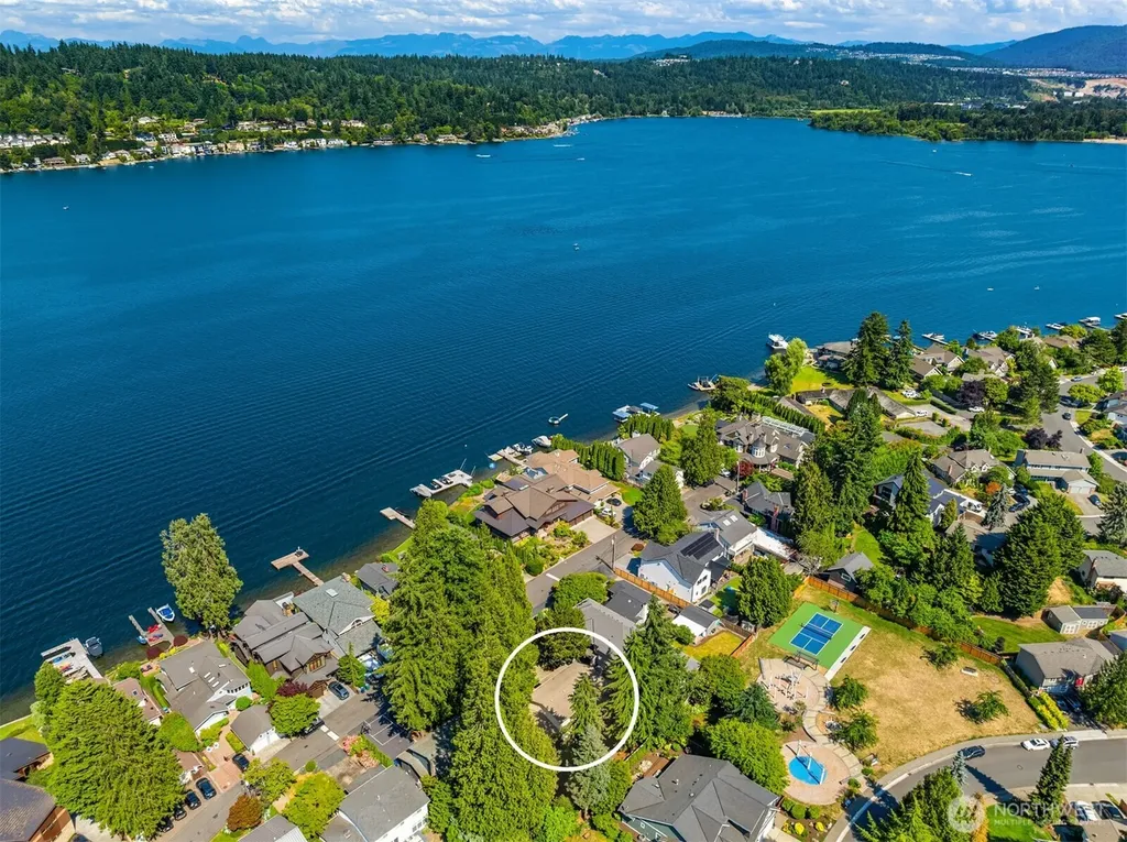 18855 SE 42nd Street Issaquah WA 98027
