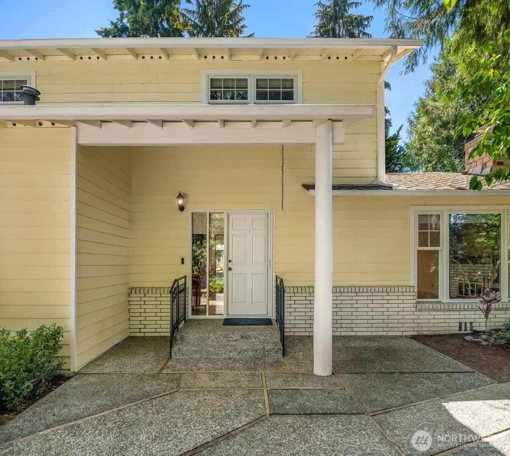 18855 SE 42nd Street Issaquah WA 98027