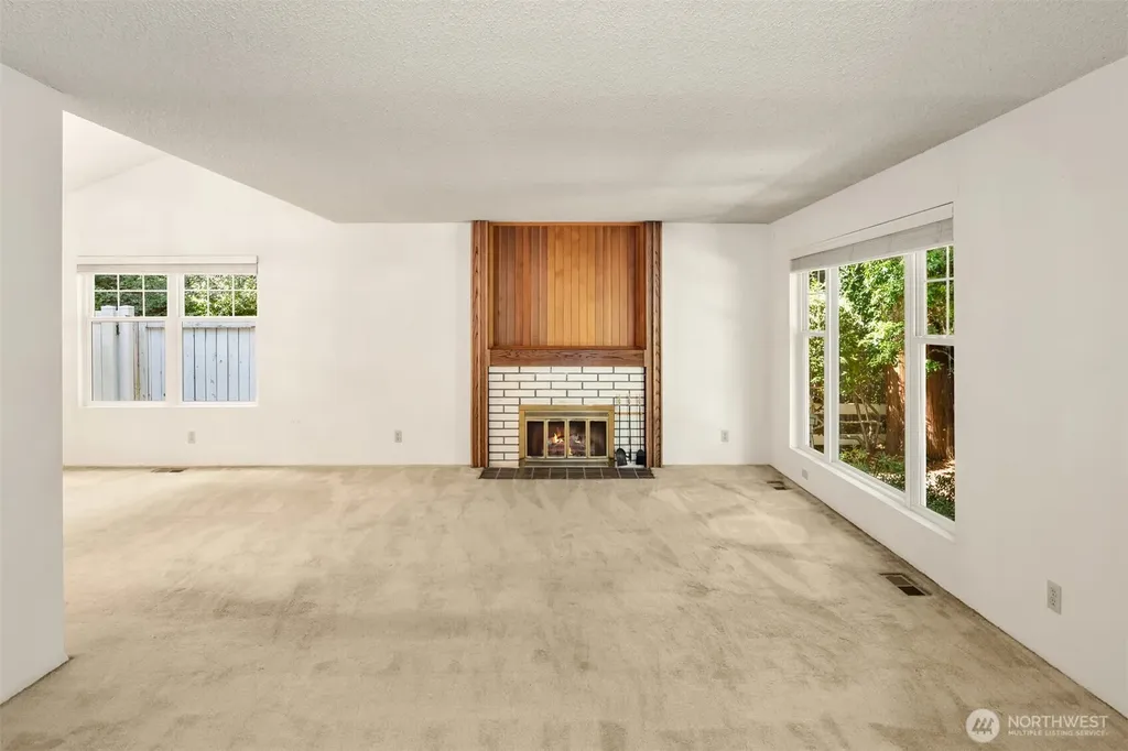 18855 SE 42nd Street Issaquah WA 98027