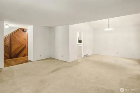 18855 SE 42nd Street Issaquah WA 98027