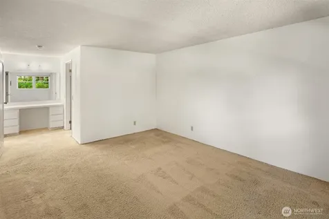 18855 SE 42nd Street Issaquah WA 98027