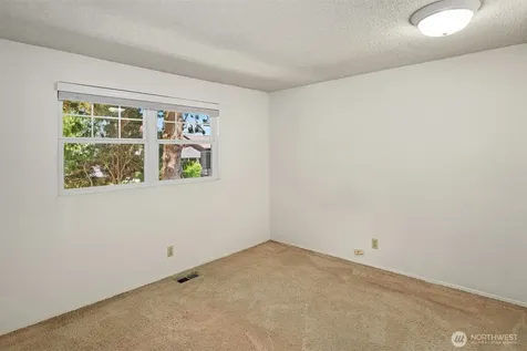 18855 SE 42nd Street Issaquah WA 98027