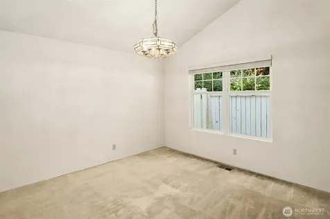 18855 SE 42nd Street Issaquah WA 98027