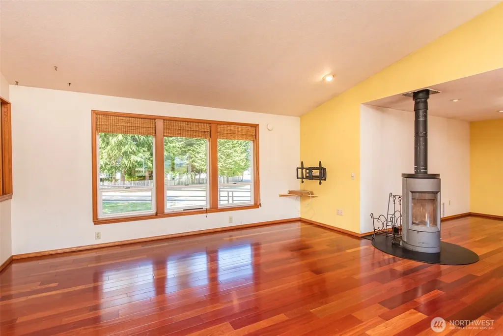 1419 S Pacific Vista Port Angeles WA 98363