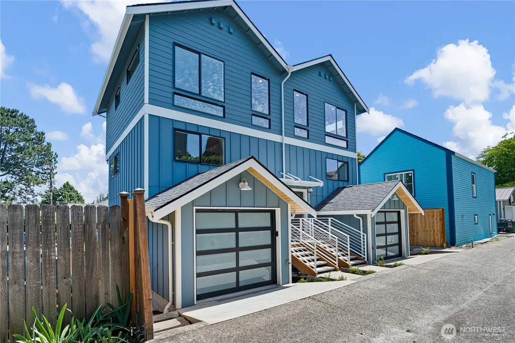 8043 19th Avenue NE Seattle WA 98115