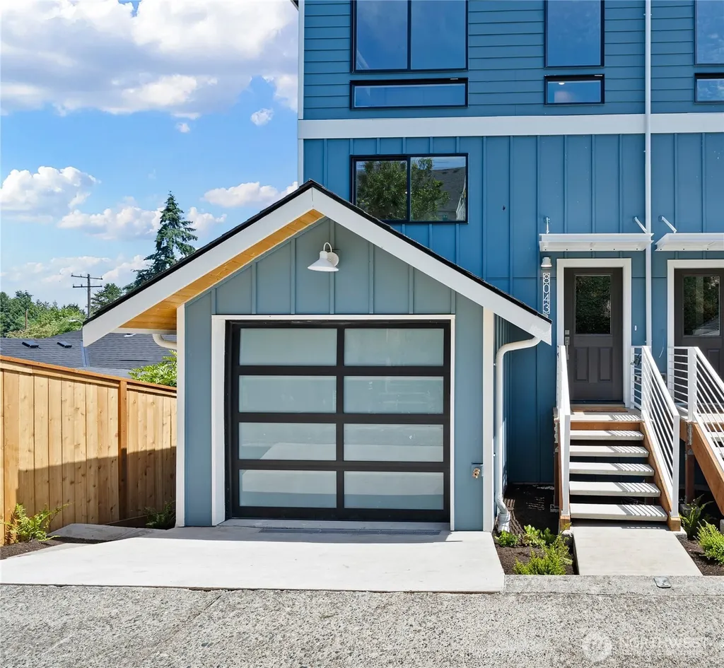 8043 19th Avenue NE Seattle WA 98115