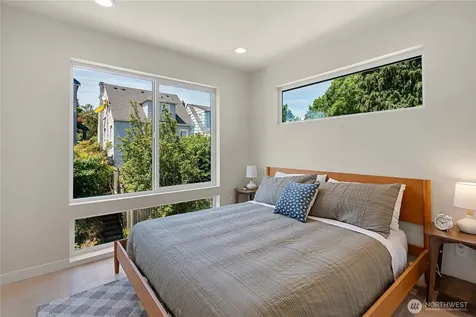 8043 19th Avenue NE Seattle WA 98115