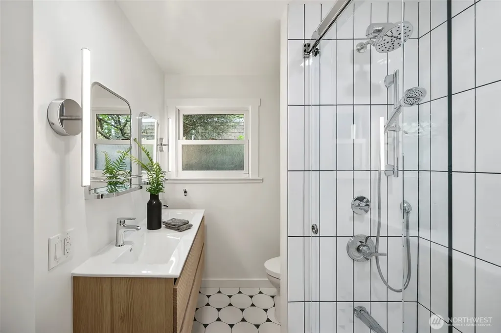 4903 50th Avenue S Seattle WA 98118