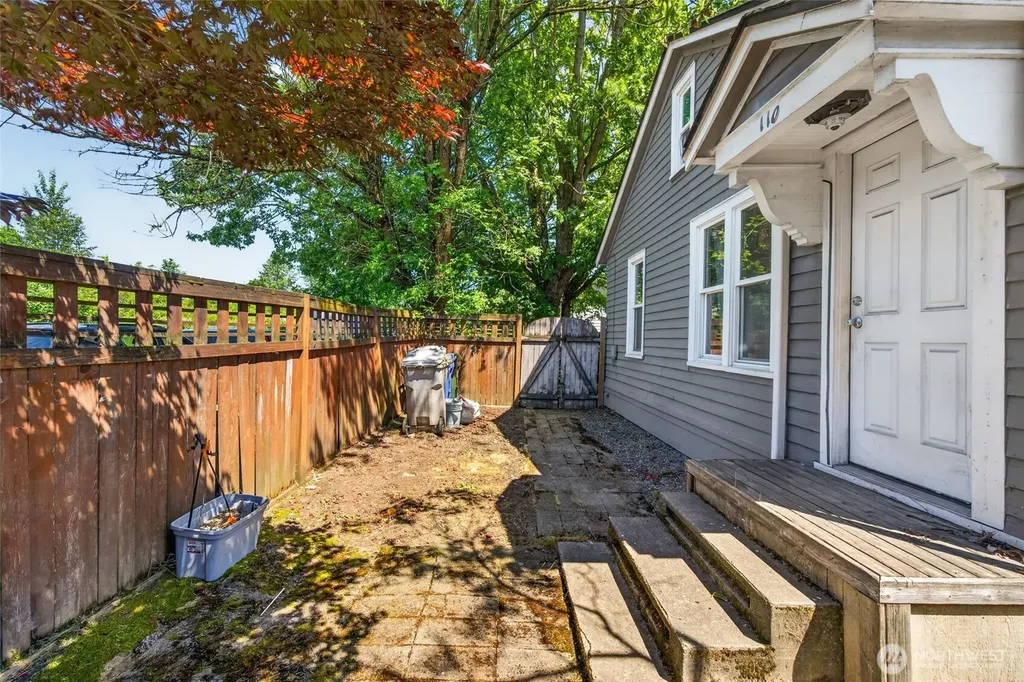 110 Lincoln Avenue Kent WA 98032