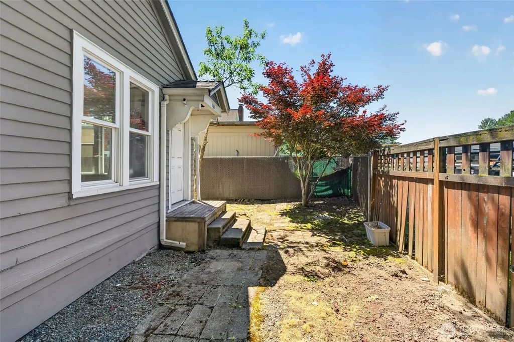110 Lincoln Avenue Kent WA 98032