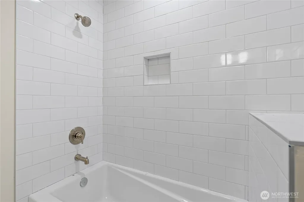 8045 19th Avenue NE Seattle WA 98115