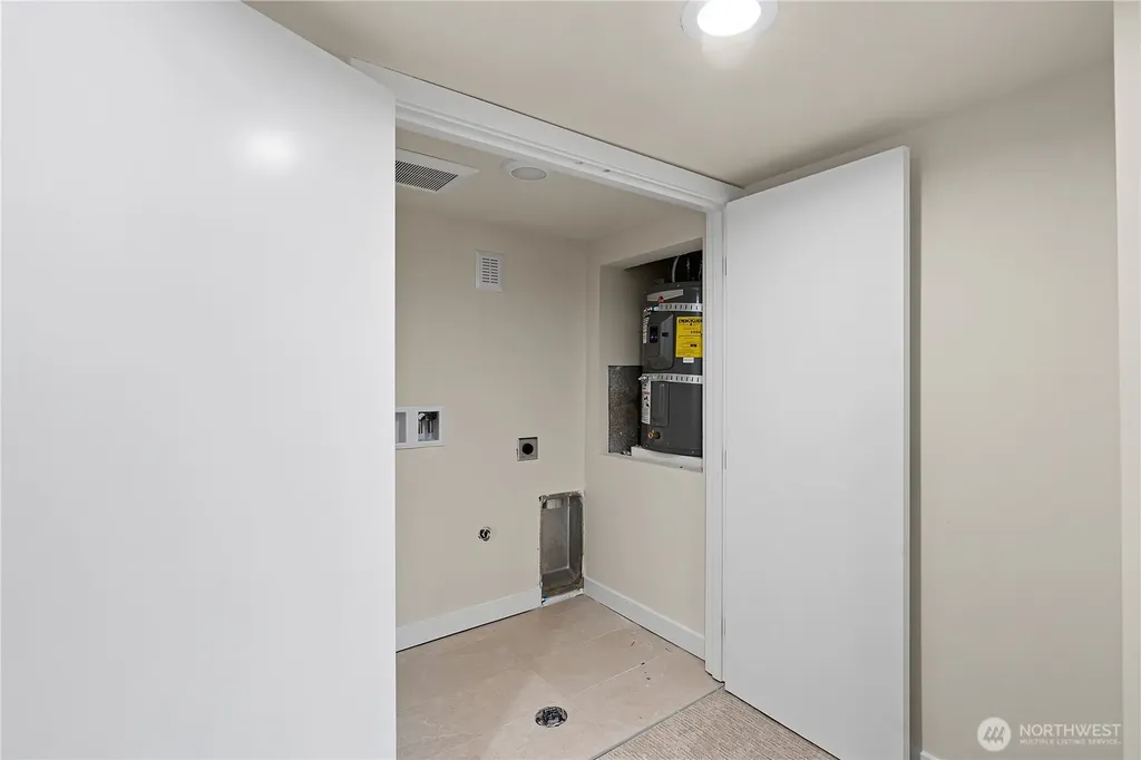 8045 19th Avenue NE Seattle WA 98115