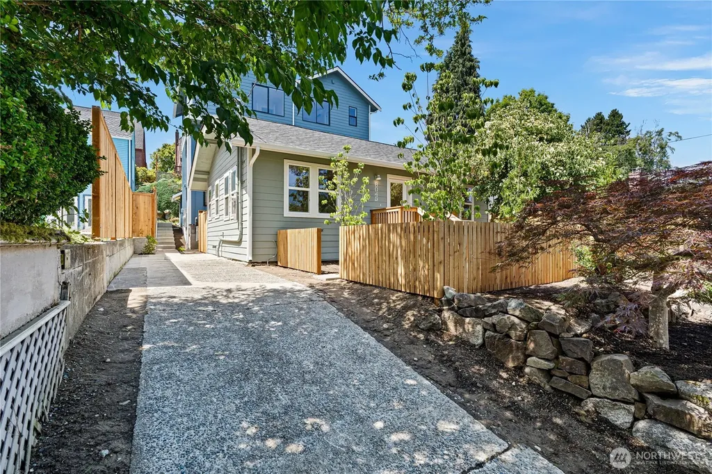 8045 19th Avenue NE Seattle WA 98115