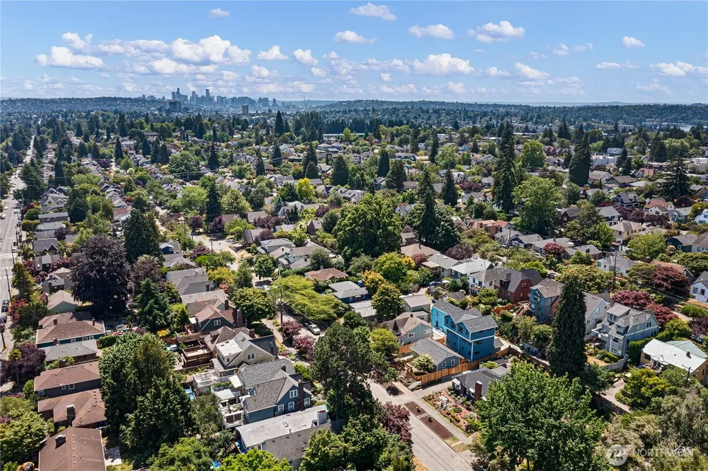 8045 19th Avenue NE Seattle WA 98115