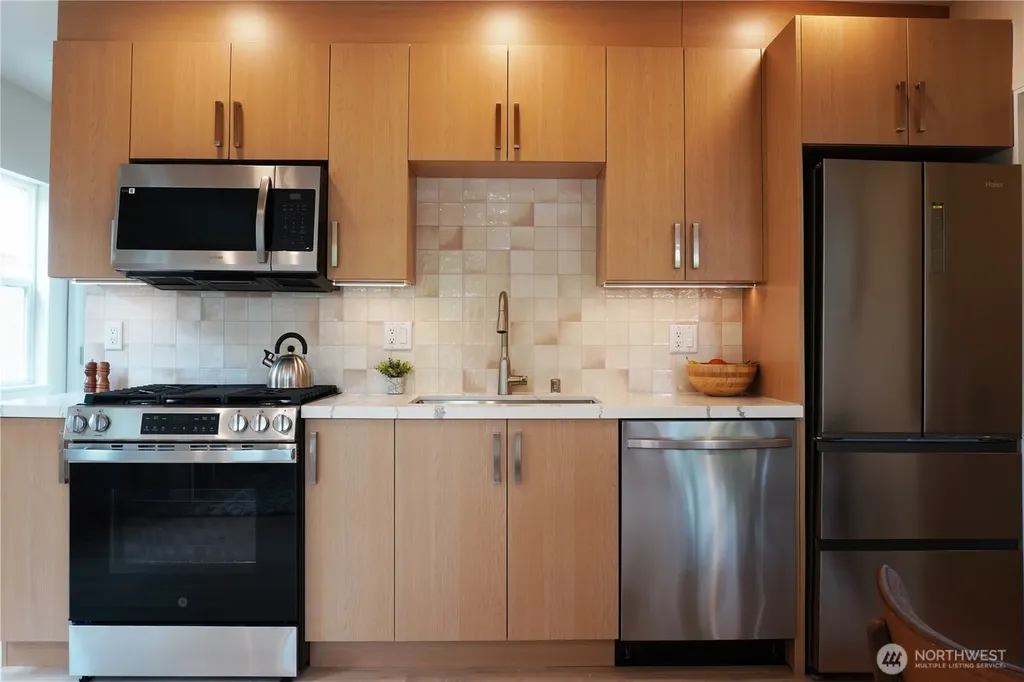8045 19th Avenue NE Seattle WA 98115