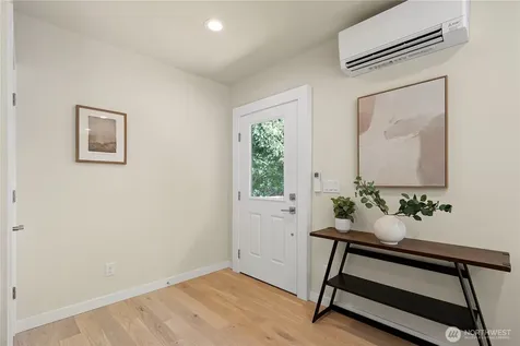 8045 19th Avenue NE Seattle WA 98115