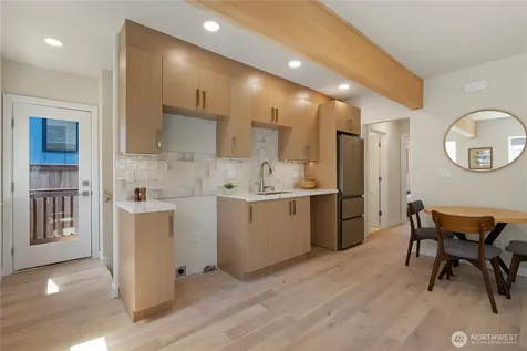 8045 19th Avenue NE Seattle WA 98115