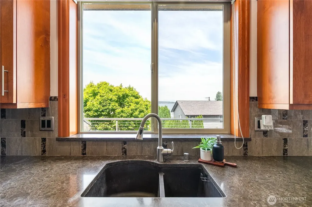 5550 Whitehorn Way Blaine WA 98230