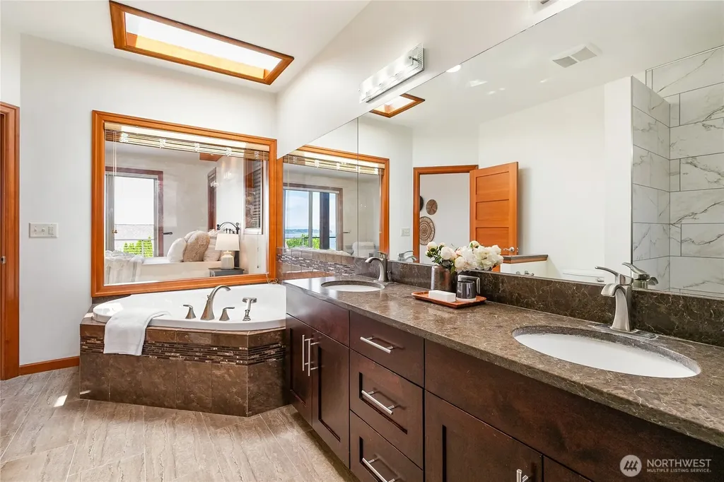 5550 Whitehorn Way Blaine WA 98230