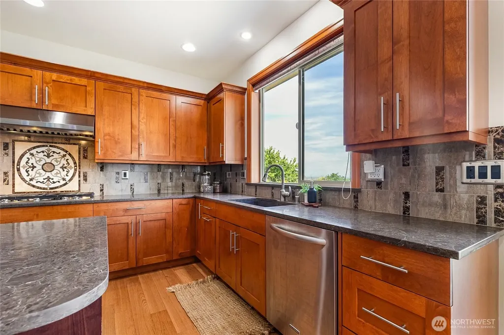 5550 Whitehorn Way Blaine WA 98230