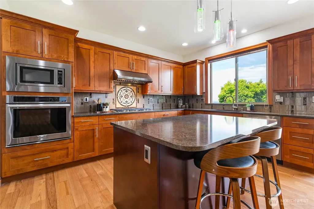 5550 Whitehorn Way Blaine WA 98230