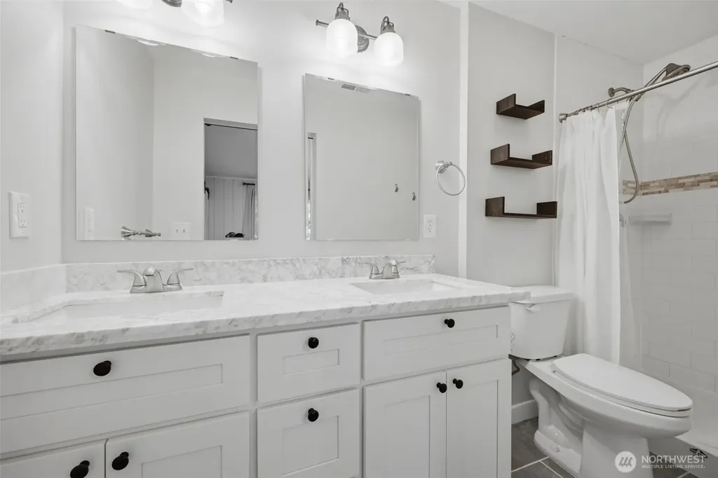9808 Hipkins Road SW Lakewood WA 98498