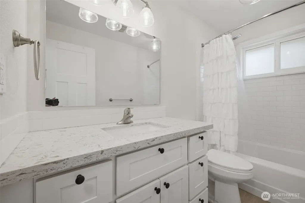 9808 Hipkins Road SW Lakewood WA 98498