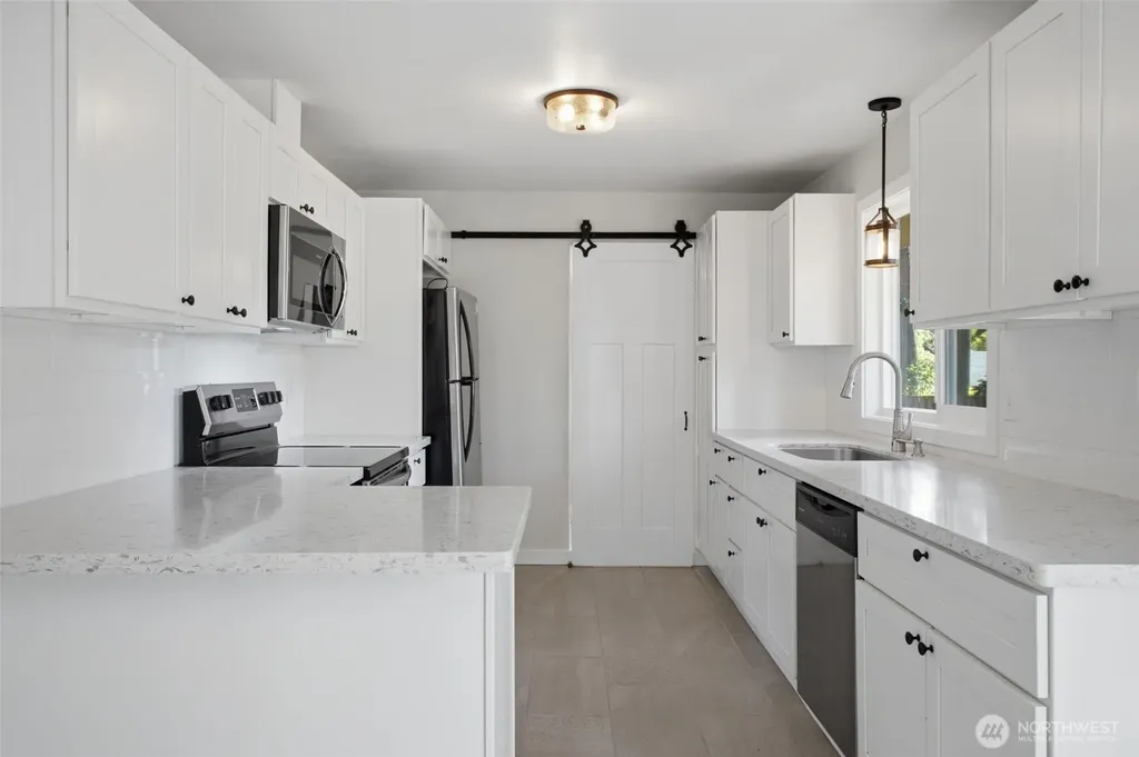 9808 Hipkins Road SW Lakewood WA 98498
