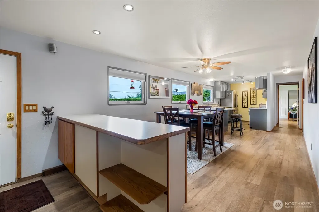 24648 96th Avenue S Kent WA 98030
