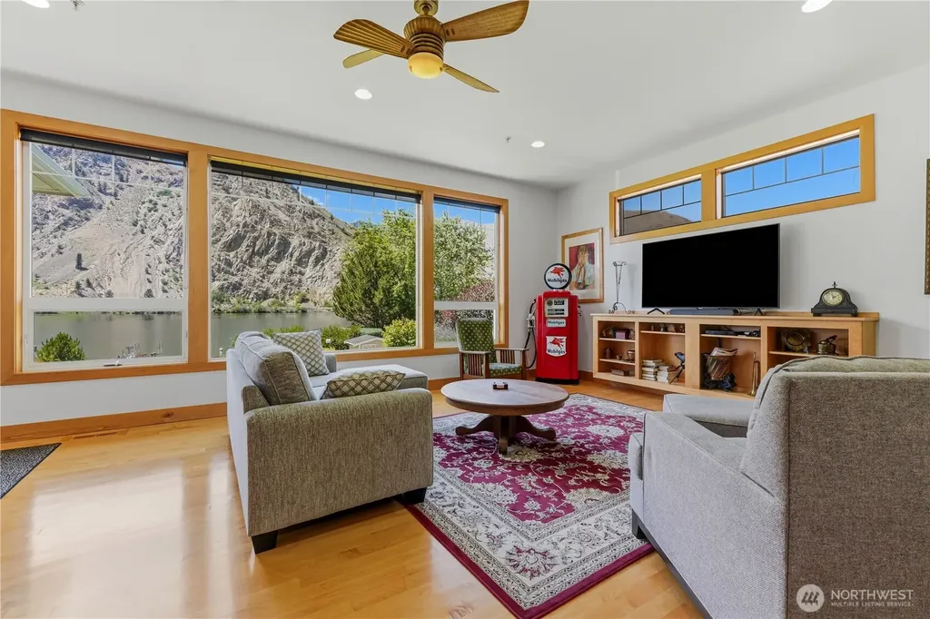 19 Chapman Lane Orondo WA 98843
