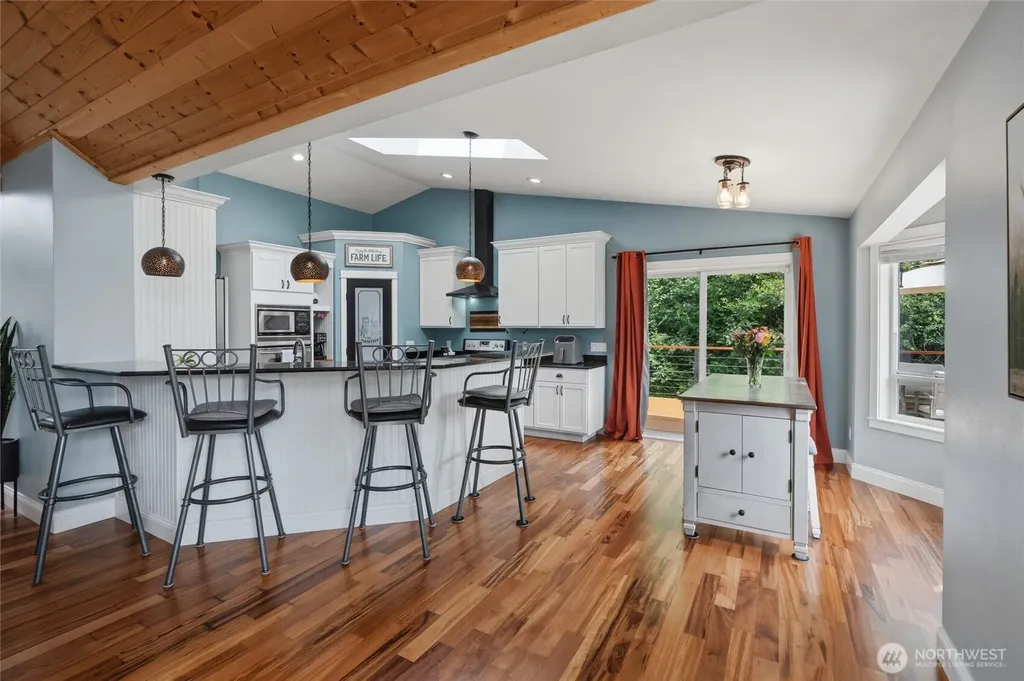 6317 Crescent Beach Road NW Vaughn WA 98394