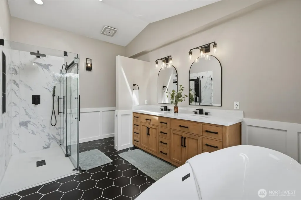 6317 Crescent Beach Road NW Vaughn WA 98394