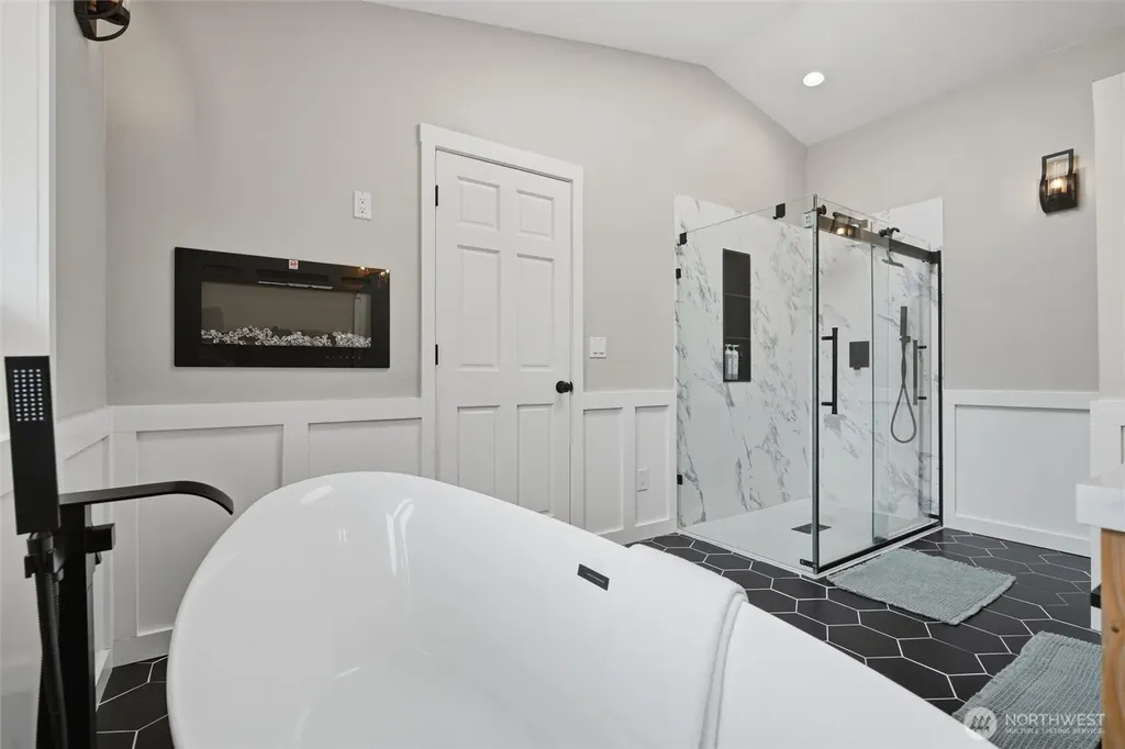 6317 Crescent Beach Road NW Vaughn WA 98394