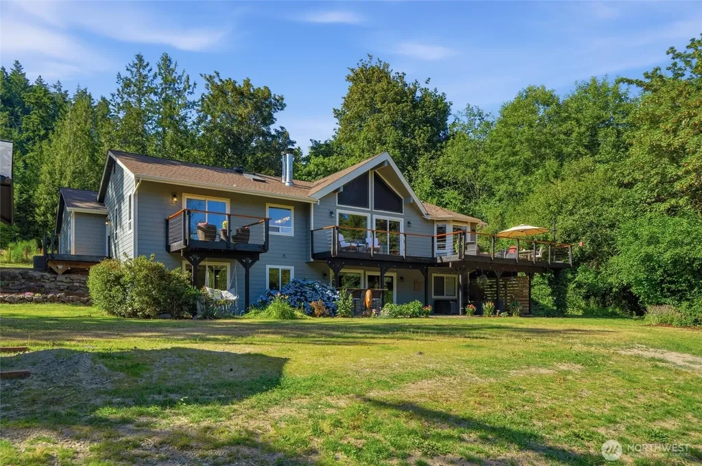 6317 Crescent Beach Road NW Vaughn WA 98394