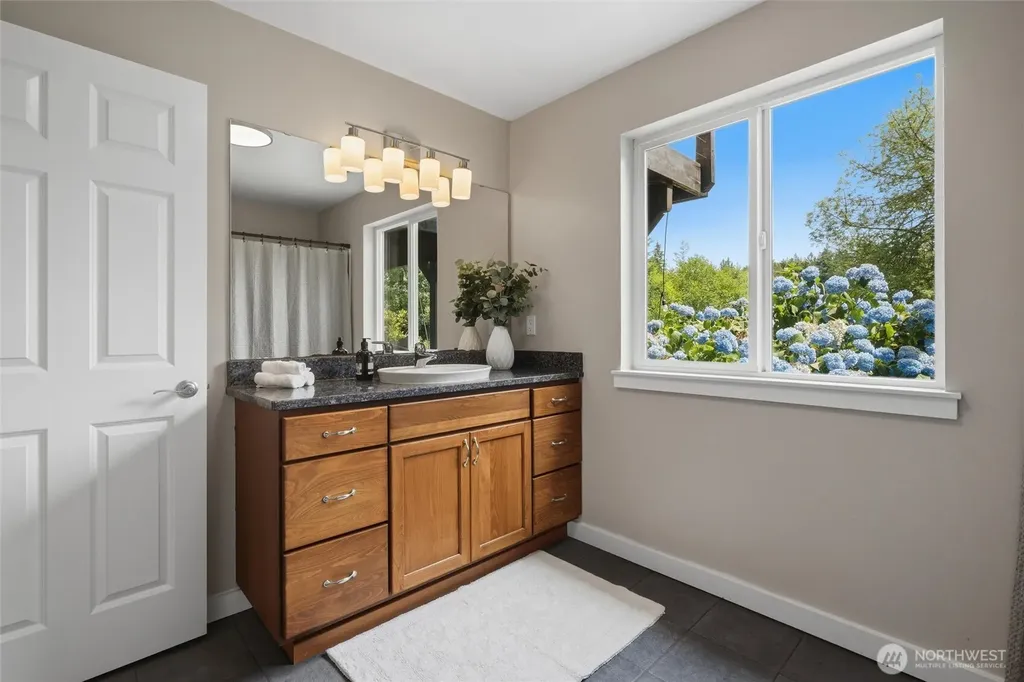6317 Crescent Beach Road NW Vaughn WA 98394