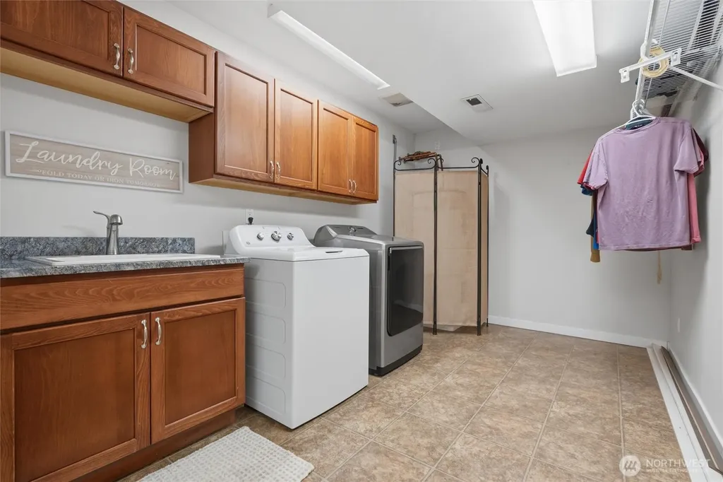 6317 Crescent Beach Road NW Vaughn WA 98394