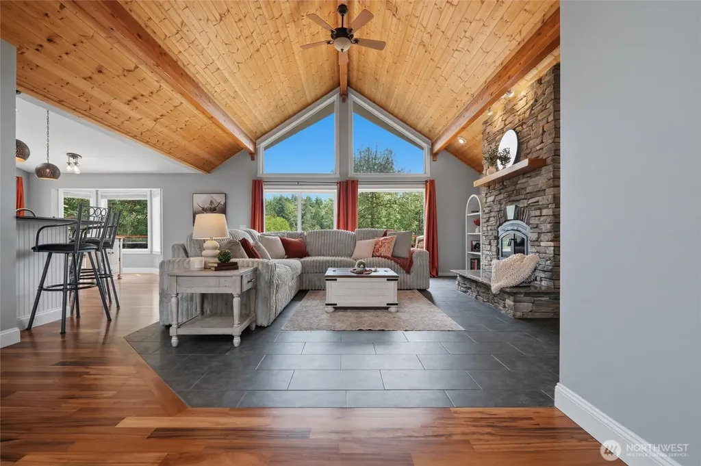 6317 Crescent Beach Road NW Vaughn WA 98394