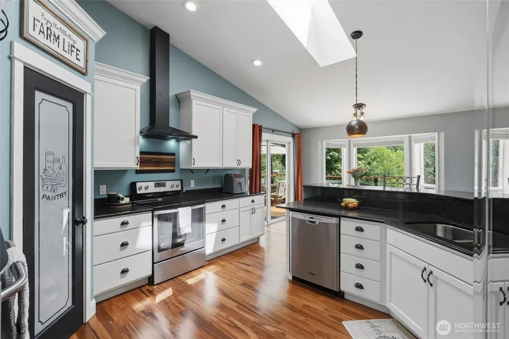 6317 Crescent Beach Road NW Vaughn WA 98394